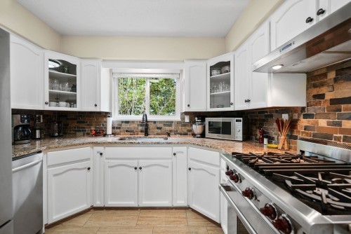 4130 206A Street, Langley, BC - Indoor Photo Showing Kitchen