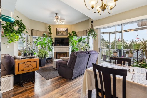 309-7554 Briskham Street, Mission, BC - Indoor With Fireplace