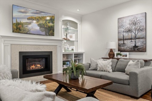 34849 Everett Drive, Abbotsford, BC - Indoor Photo Showing Living Room With Fireplace