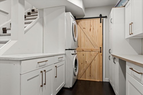 34849 Everett Drive, Abbotsford, BC - Indoor Photo Showing Laundry Room