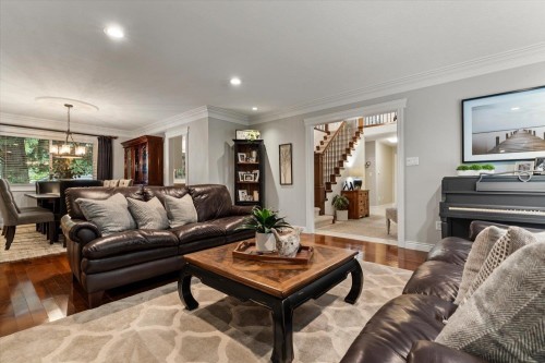 34849 Everett Drive, Abbotsford, BC - Indoor Photo Showing Living Room