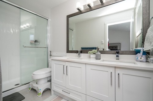 27-13898 64 Avenue, Surrey, BC - Indoor Photo Showing Bathroom