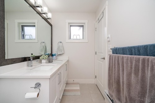 27-13898 64 Avenue, Surrey, BC - Indoor Photo Showing Bathroom