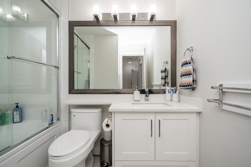 27-13898 64 Avenue, Surrey, BC - Indoor Photo Showing Bathroom