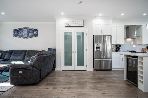 27-13898 64 Avenue, Surrey, BC - Indoor Photo Showing Kitchen With Stainless Steel Kitchen