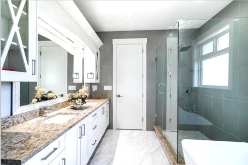 17012 57 Avenue, Surrey, BC - Indoor Photo Showing Bathroom