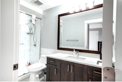 17012 57 Avenue, Surrey, BC - Indoor Photo Showing Bathroom