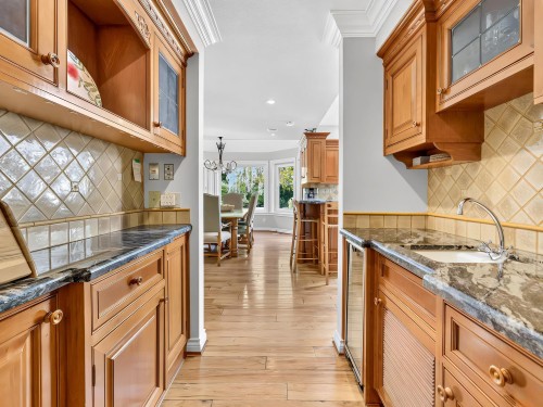 13315 25 Avenue, Surrey, BC - Indoor Photo Showing Kitchen