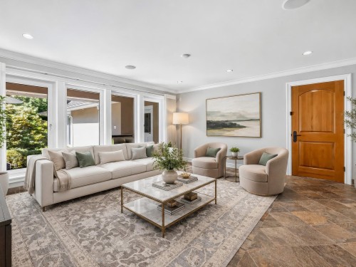 13315 25 Avenue, Surrey, BC - Indoor Photo Showing Living Room