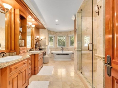 13315 25 Avenue, Surrey, BC - Indoor Photo Showing Bathroom