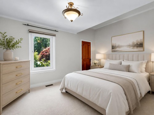 13315 25 Avenue, Surrey, BC - Indoor Photo Showing Bedroom