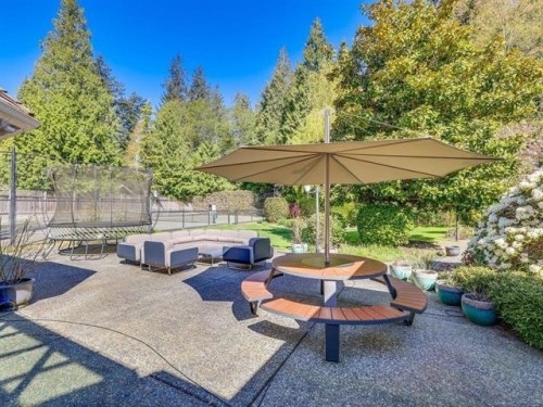 13315 25 Avenue, Surrey, BC - Outdoor With Backyard