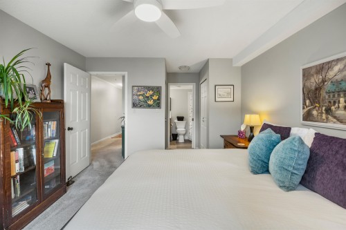 114-31850 Union Avenue, Abbotsford, BC - Indoor Photo Showing Bedroom