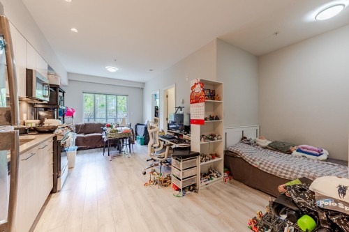 323-13768 108 Avenue, Surrey, BC - Indoor Photo Showing Bedroom