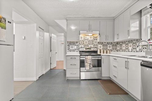11186 Farms Road, Mission, BC - Indoor Photo Showing Kitchen With Upgraded Kitchen