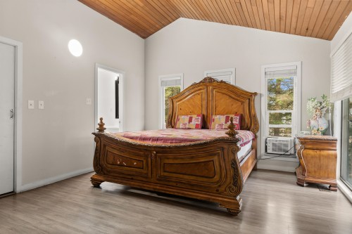 11186 Farms Road, Mission, BC - Indoor Photo Showing Bedroom
