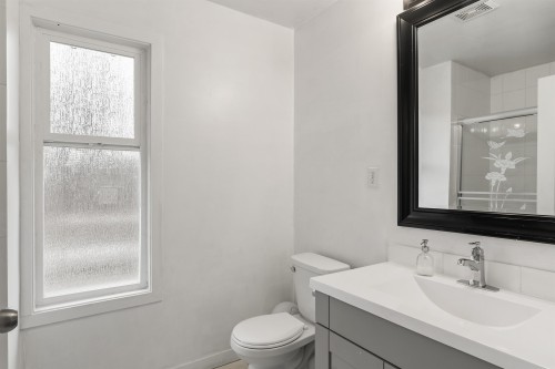 11186 Farms Road, Mission, BC - Indoor Photo Showing Bathroom