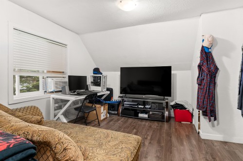 11186 Farms Road, Mission, BC - Indoor