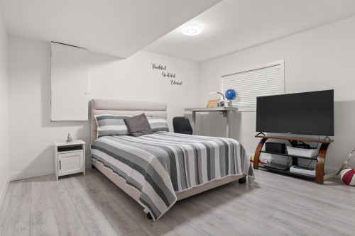 11186 Farms Road, Mission, BC - Indoor Photo Showing Bedroom