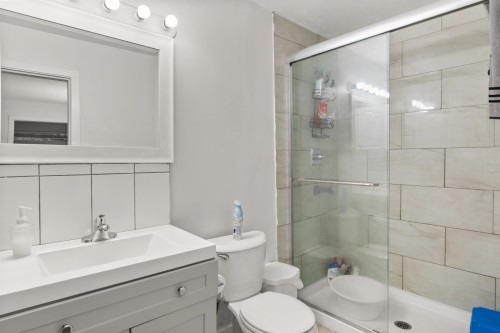 11186 Farms Road, Mission, BC - Indoor Photo Showing Bathroom