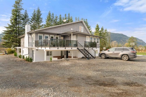 11186 Farms Road, Mission, BC - Outdoor