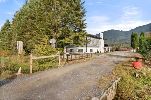 11186 Farms Road, Mission, BC - Outdoor