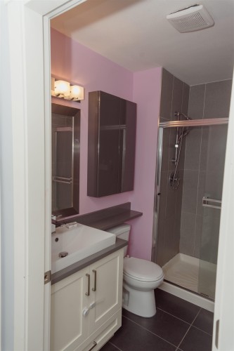 2-12775 63 Avenue, Surrey, BC - Indoor Photo Showing Bathroom