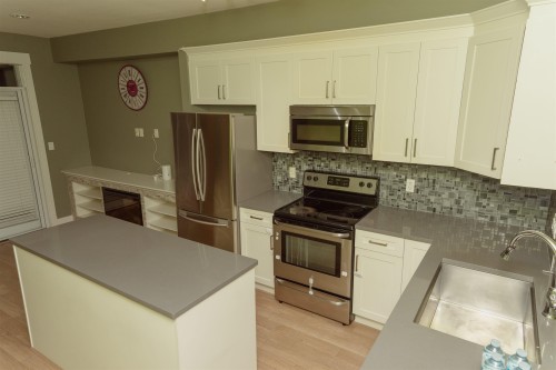 2-12775 63 Avenue, Surrey, BC - Indoor Photo Showing Kitchen With Stainless Steel Kitchen