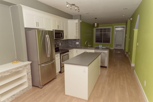 2-12775 63 Avenue, Surrey, BC - Indoor Photo Showing Kitchen With Stainless Steel Kitchen