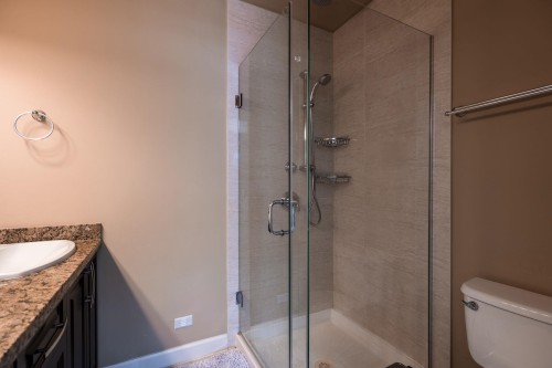 112-20738 84 Avenue, Langley, BC - Indoor Photo Showing Bathroom