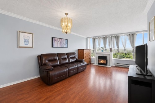 1701-14881 103A Avenue, Surrey, BC - Indoor Photo Showing Living Room With Fireplace