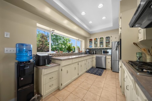 34921 Dewdney Trunk Road, Mission, BC - Indoor Photo Showing Kitchen