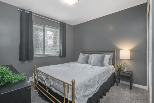 107-2990 Boulder Street, Abbotsford, BC - Indoor Photo Showing Bedroom