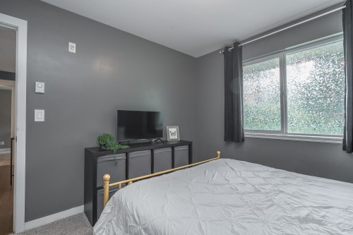 107-2990 Boulder Street, Abbotsford, BC - Indoor Photo Showing Bedroom