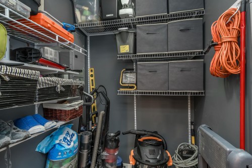 107-2990 Boulder Street, Abbotsford, BC - Indoor With Storage