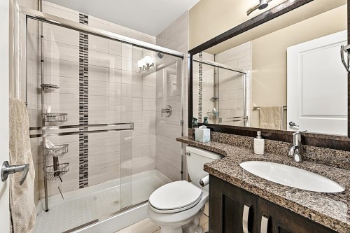 411-13897 Fraser Highway, Surrey, BC - Indoor Photo Showing Bathroom