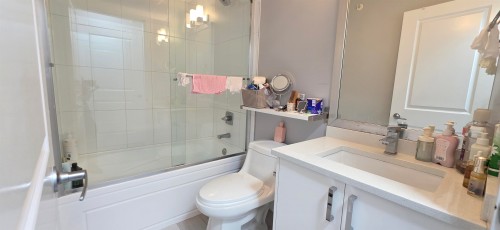 1-19753 55A Avenue Avenue, Langley, BC - Indoor Photo Showing Bathroom