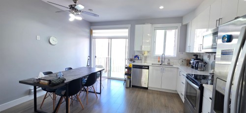 1-19753 55A Avenue Avenue, Langley, BC - Indoor Photo Showing Kitchen With Stainless Steel Kitchen
