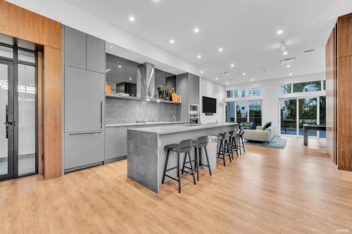 2402-13359 Old Yale Road, Surrey, BC - Indoor Photo Showing Kitchen With Upgraded Kitchen