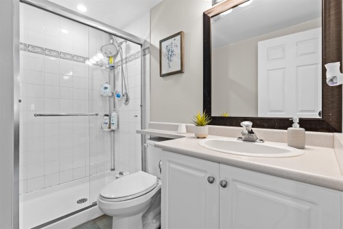 105-12125 75A Avenue, Surrey, BC - Indoor Photo Showing Bathroom