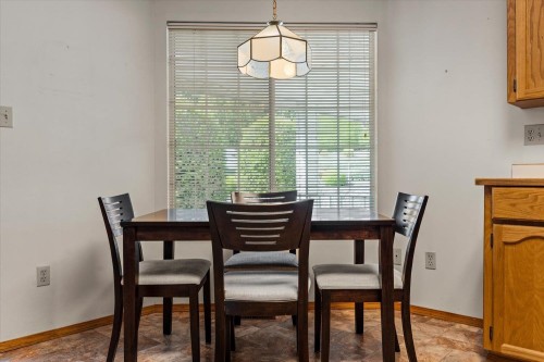 31-3351 Horn Street, Abbotsford, BC - Indoor Photo Showing Dining Room