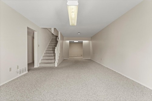 31-3351 Horn Street, Abbotsford, BC - Indoor Photo Showing Other Room