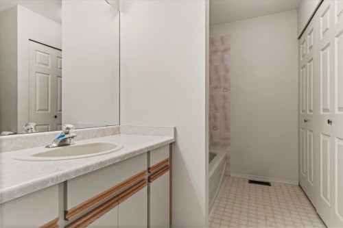 31-3351 Horn Street, Abbotsford, BC - Indoor Photo Showing Bathroom