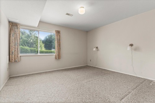 31-3351 Horn Street, Abbotsford, BC - Indoor Photo Showing Other Room