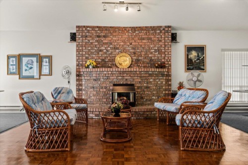 31-3351 Horn Street, Abbotsford, BC - Indoor Photo Showing Living Room With Fireplace