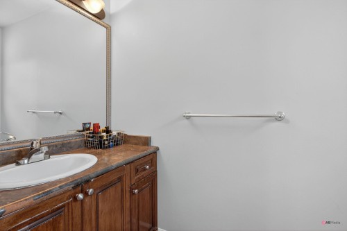6418 137A Street, Surrey, BC - Indoor Photo Showing Bathroom