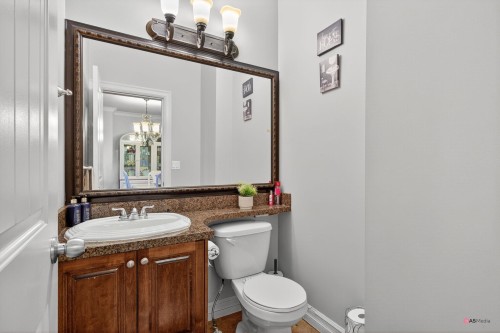 6418 137A Street, Surrey, BC - Indoor Photo Showing Bathroom