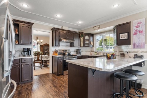 118-1450 Mccallum Road, Abbotsford, BC - Indoor Photo Showing Kitchen With Upgraded Kitchen