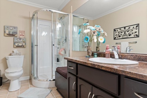 118-1450 Mccallum Road, Abbotsford, BC - Indoor Photo Showing Bathroom