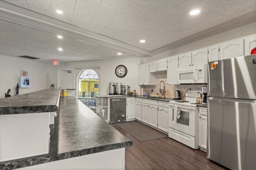 118-1450 Mccallum Road, Abbotsford, BC - Indoor Photo Showing Kitchen